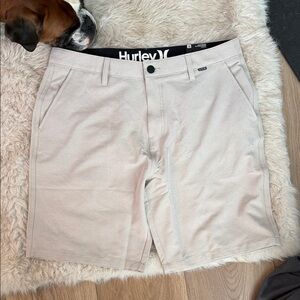Hurley Men's Light Tan Flat Front Shorts 36 waist